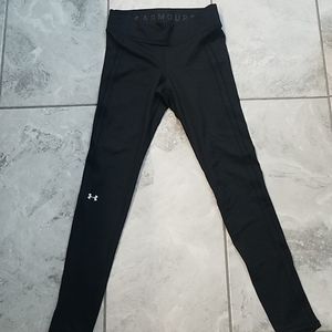Women's UA leggings. NWOT.